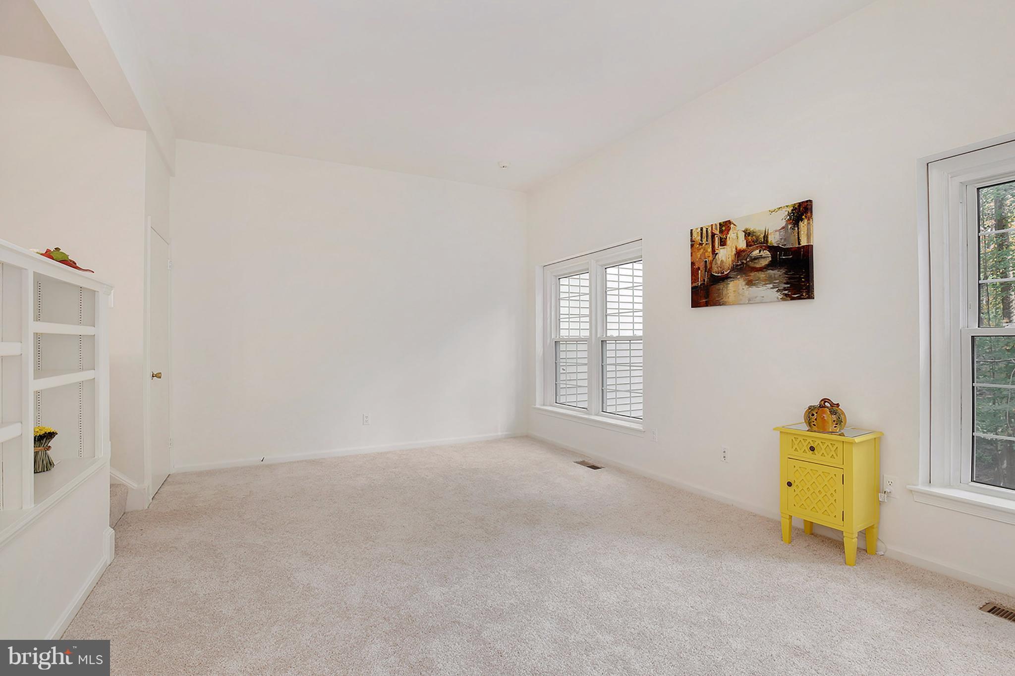 2287 Double Eagle Court Reston, VA 20191 - Photo 12 of 30 Living Room