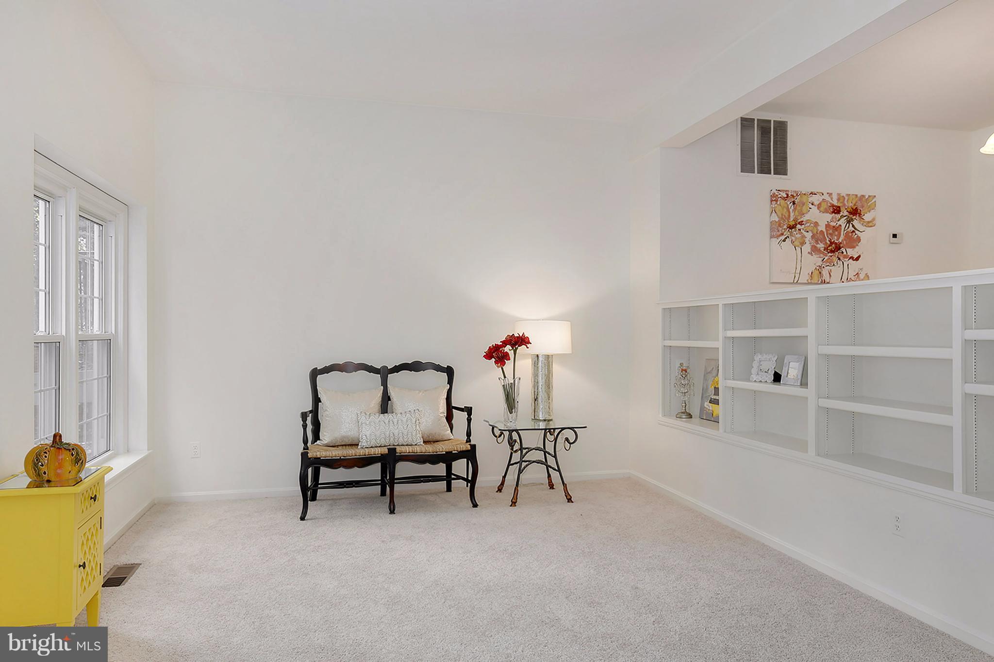 2287 Double Eagle Court Reston, VA 20191 - Photo 14 of 30 Living Room