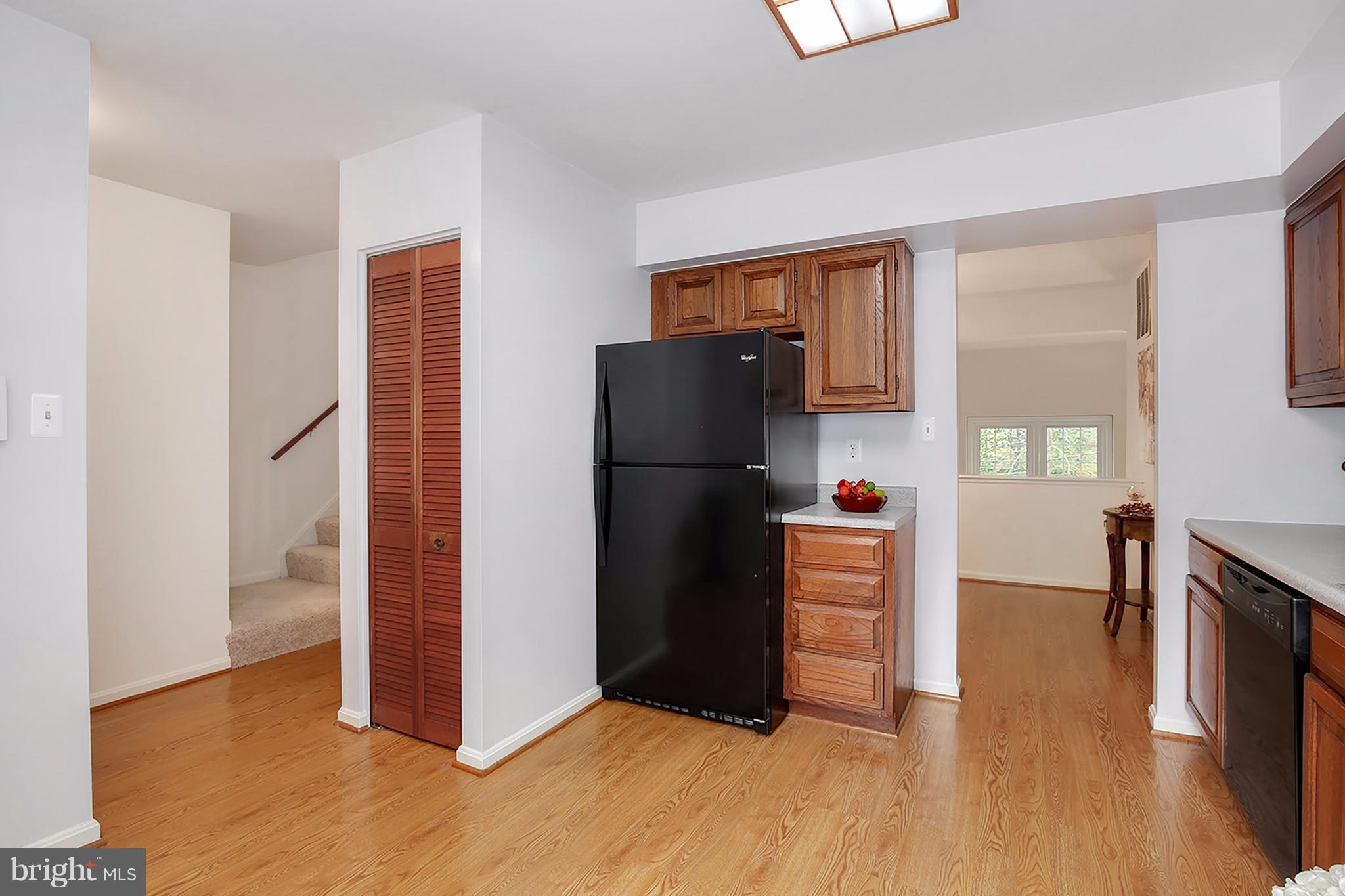 2287 Double Eagle Court Reston, VA 20191 - Photo 6 of 30 Kitchen