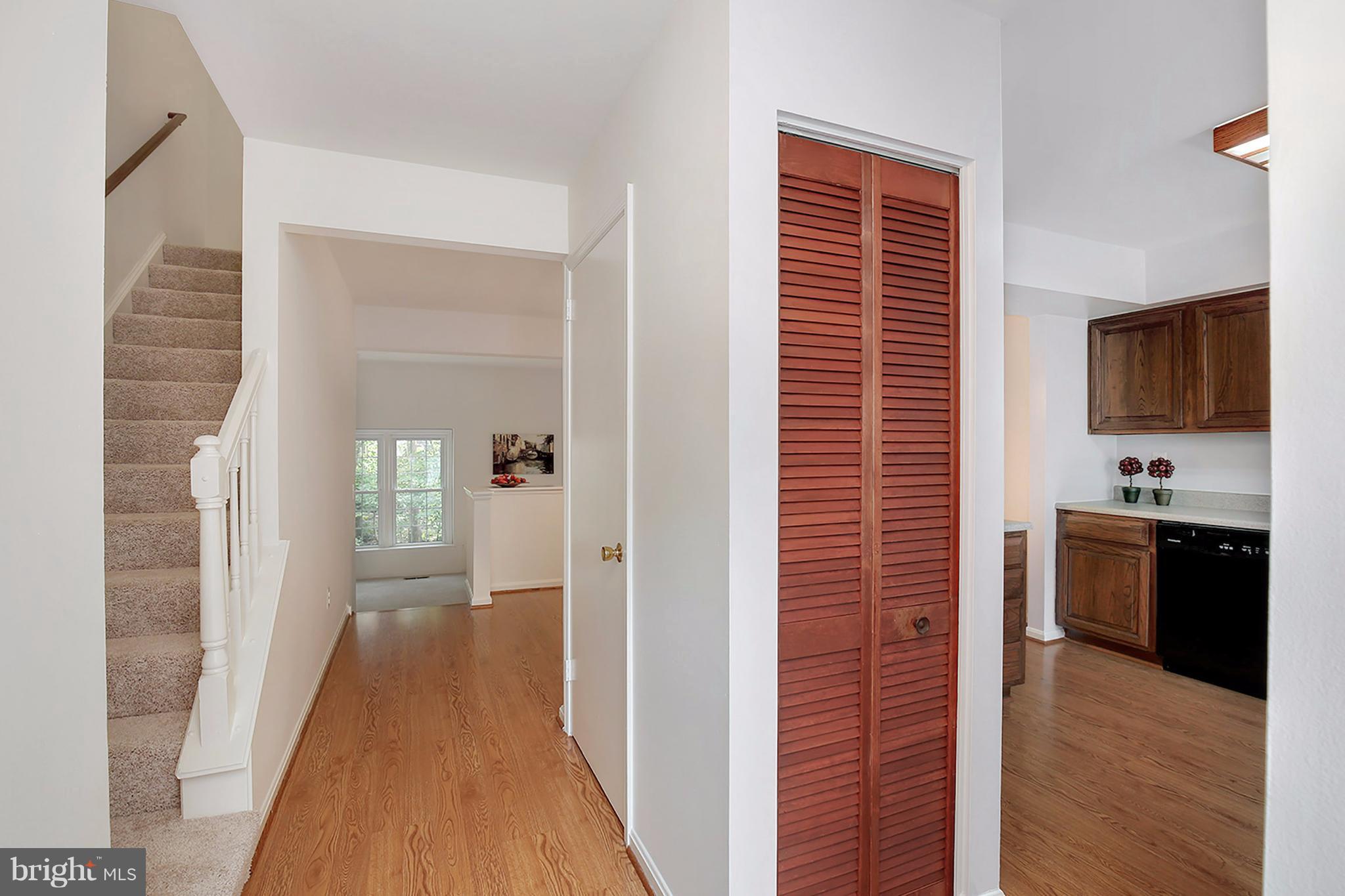 2287 Double Eagle Court Reston, VA 20191 - Photo 7 of 30 Interior (General)