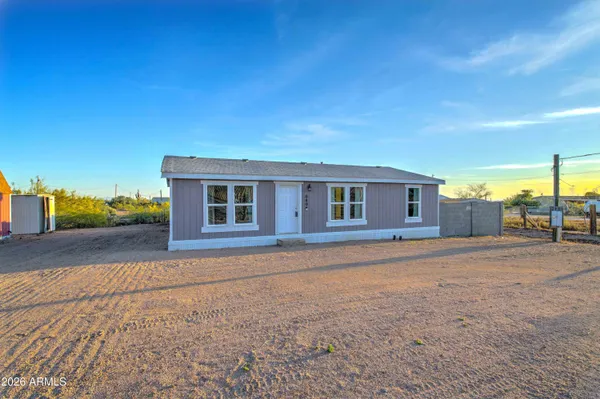 $400,000 | 649 West Kaniksu Street, Apache Junction, AZ 85120