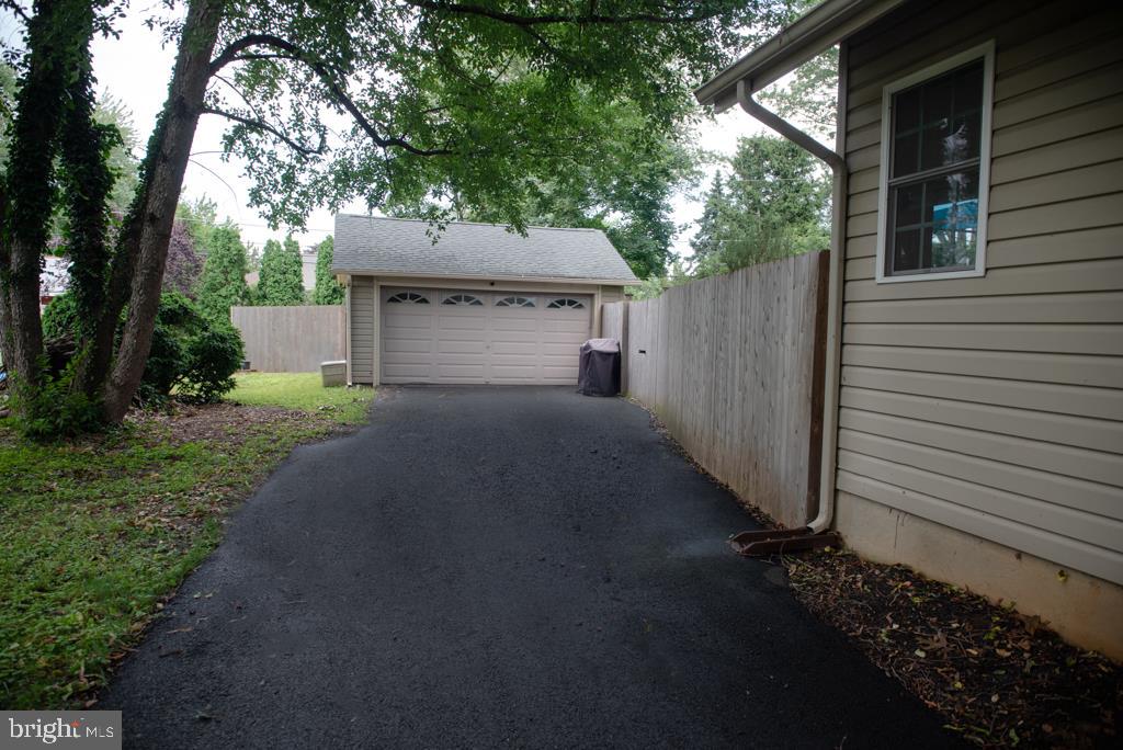 441 Larchwood Road Springfield, PA 19064 - Photo 8 of 56