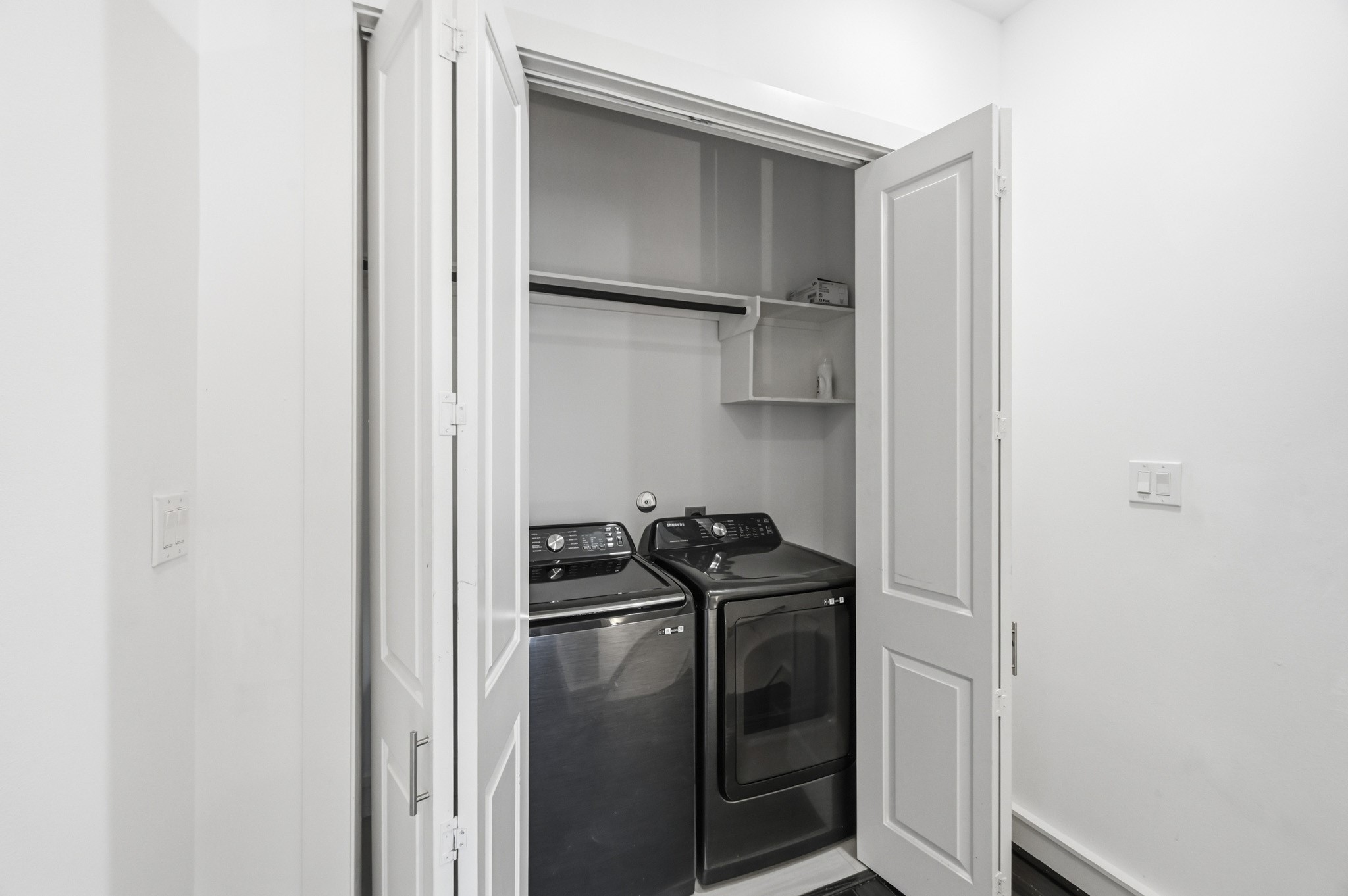 5228 Maxie Street, Unit A Houston, TX 77007 - Photo 21 of 28 Laundry area conveniently located on the third floor with washer and dryer connections.