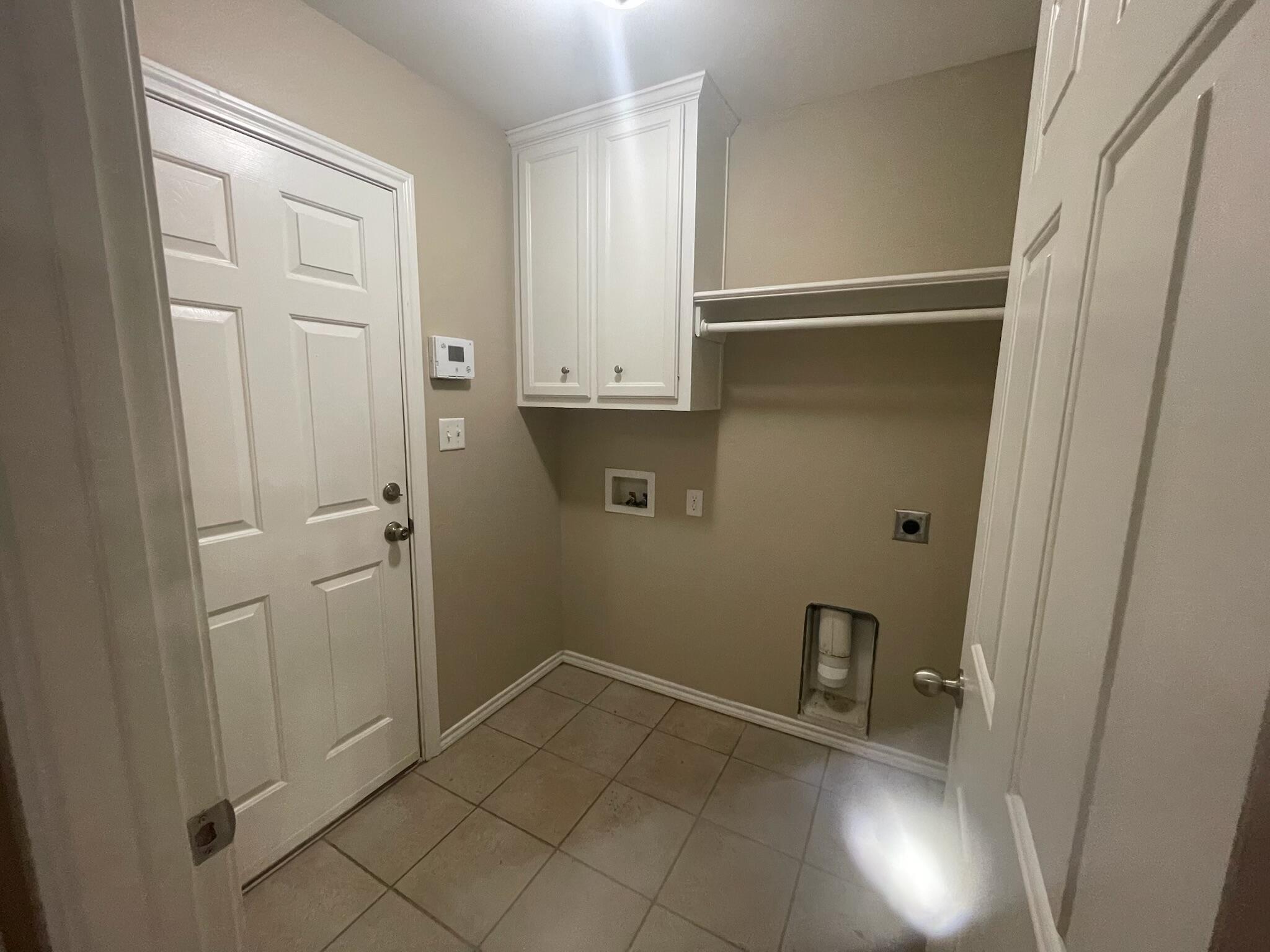 2204 100th Street Lubbock, TX 79423 - Photo 8 of 18 IMG_2583