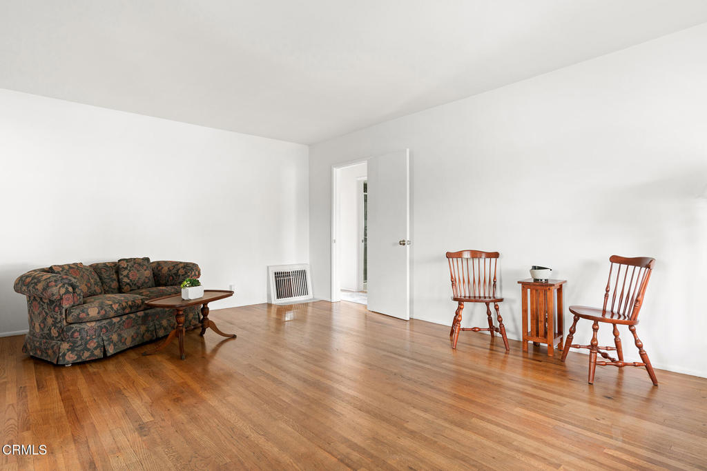 3025 Via Cerro Montebello, CA 90640 - Photo 4 of 21 004-DSC00463_Web