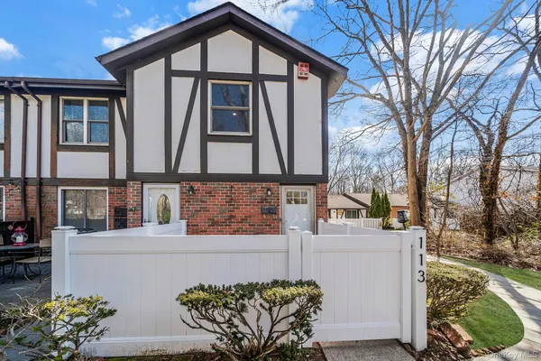 $334,999 | 113 Birchwood Road, Unit 113, Medford, NY 11763