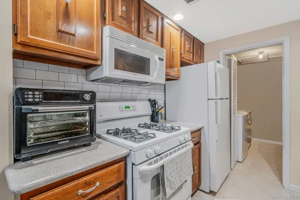 $334,999 | 113 Birchwood Road, Unit 113, Medford, NY 11763