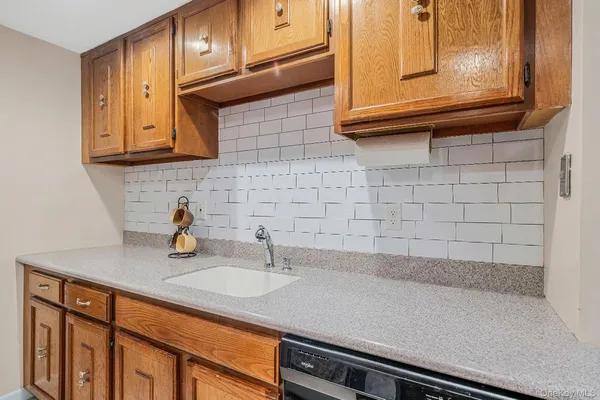 $334,999 | 113 Birchwood Road, Unit 113, Medford, NY 11763