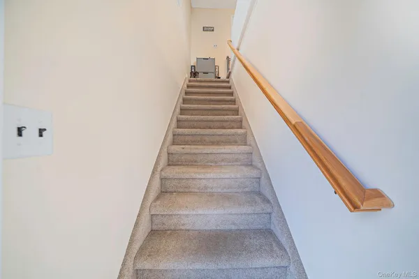 $334,999 | 113 Birchwood Road, Unit 113, Medford, NY 11763