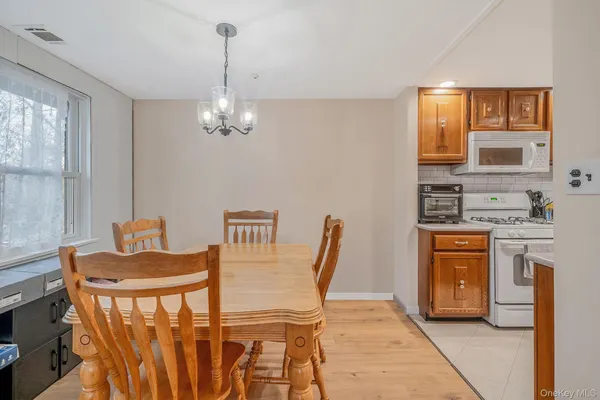 $334,999 | 113 Birchwood Road, Unit 113, Medford, NY 11763