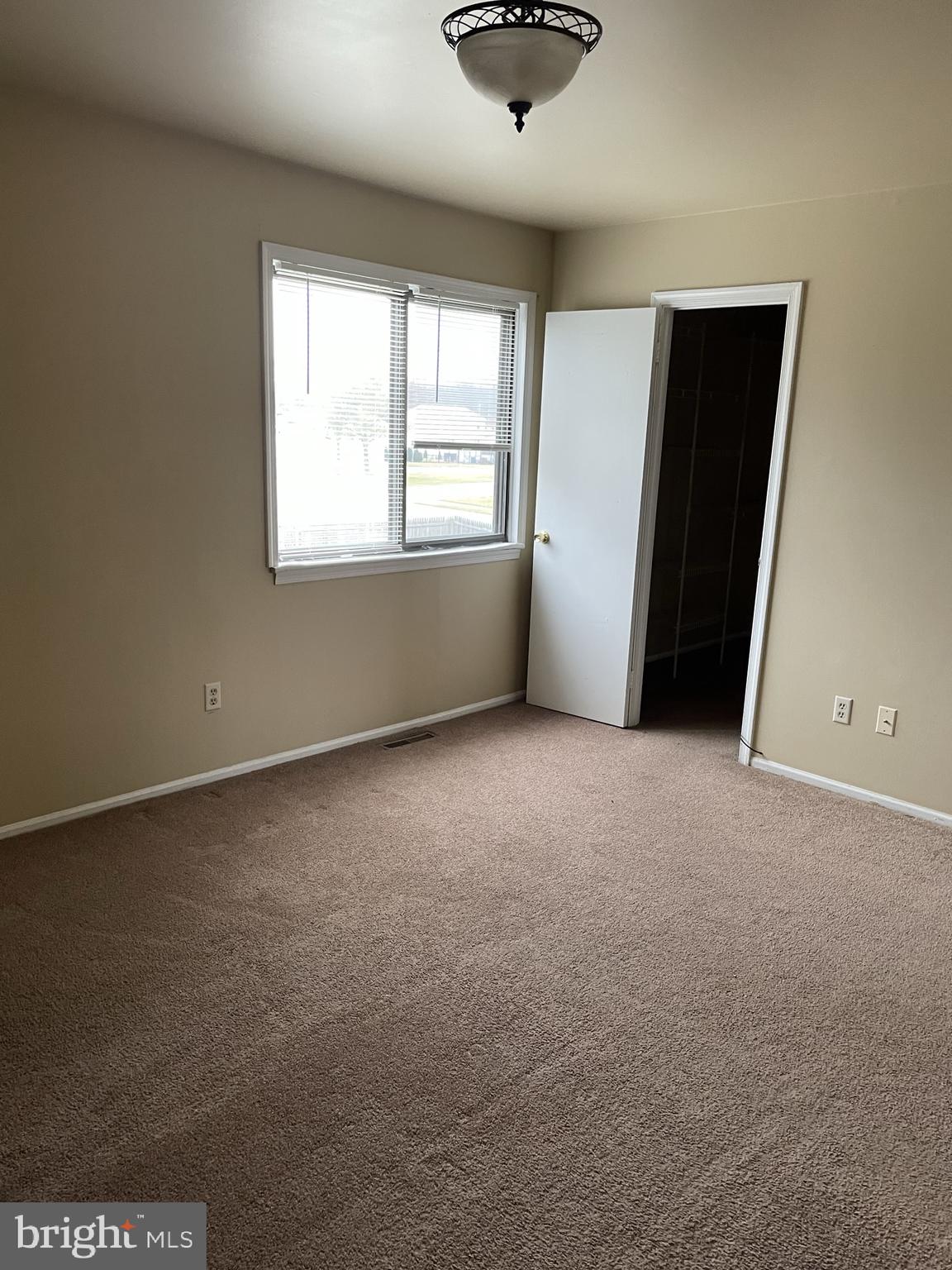 2 White Drive Newark, DE 19702 - Photo 20 of 29 an empty room with windows
