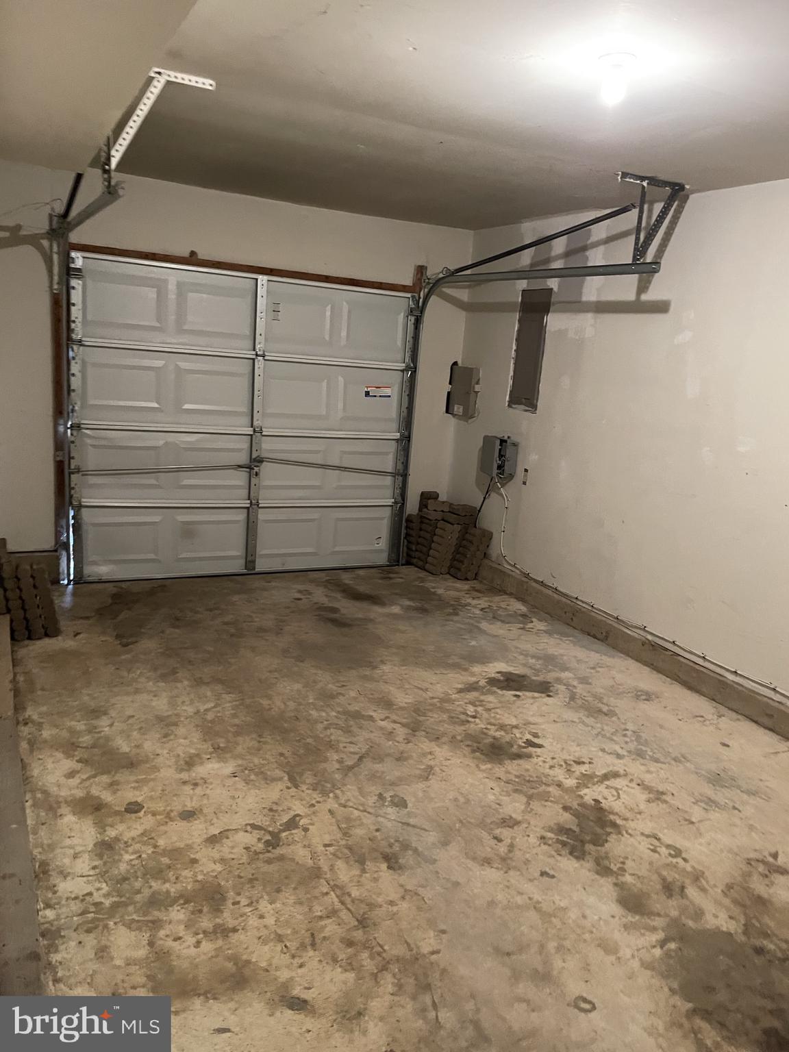 2 White Drive Newark, DE 19702 - Photo 22 of 29 a view of a room with an empty space