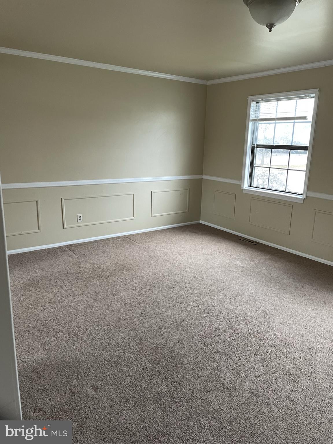 2 White Drive Newark, DE 19702 - Photo 10 of 29 an empty room with windows