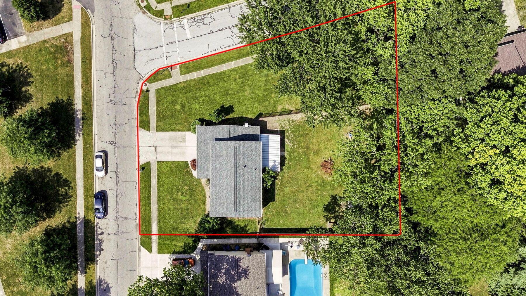 180 Landover Road Columbus, OH 43230 - Photo 10 of 60 aerial view