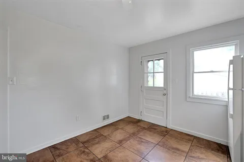 $399,000 | 8702 50th Place, College Park, MD 20740