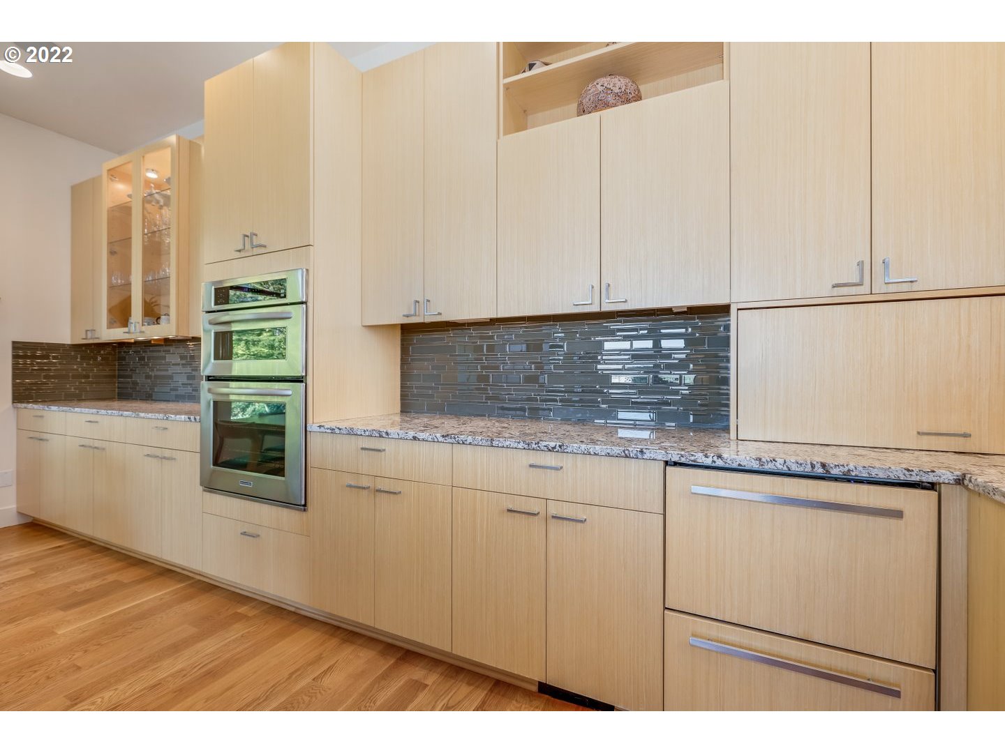 1734 Northwest Riverscape Street Portland, OR 97209 - Photo 11 of 32 Gallery Image 11