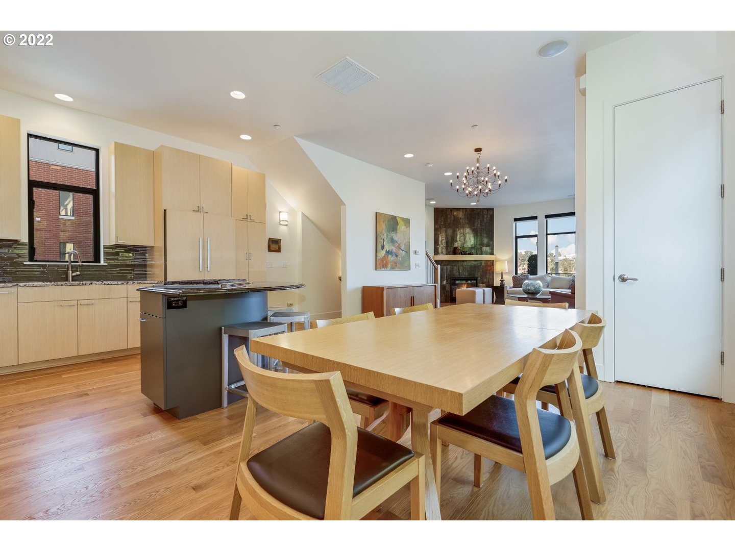1734 Northwest Riverscape Street Portland, OR 97209 - Photo 12 of 32 Gallery Image 12