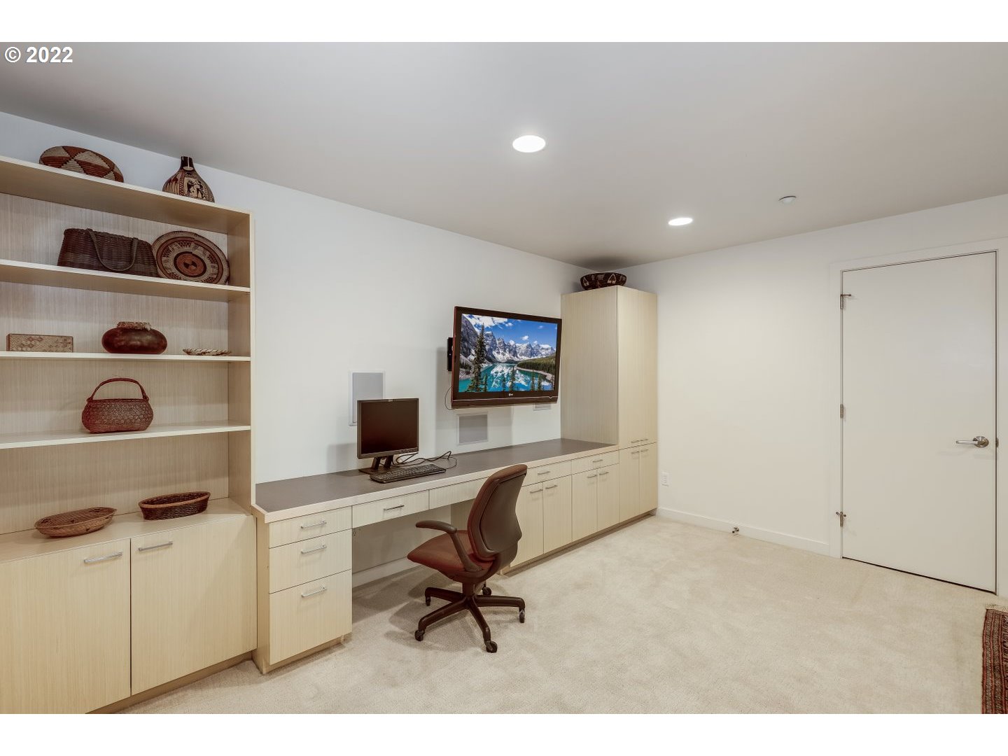 1734 Northwest Riverscape Street Portland, OR 97209 - Photo 15 of 32 Gallery Image 15
