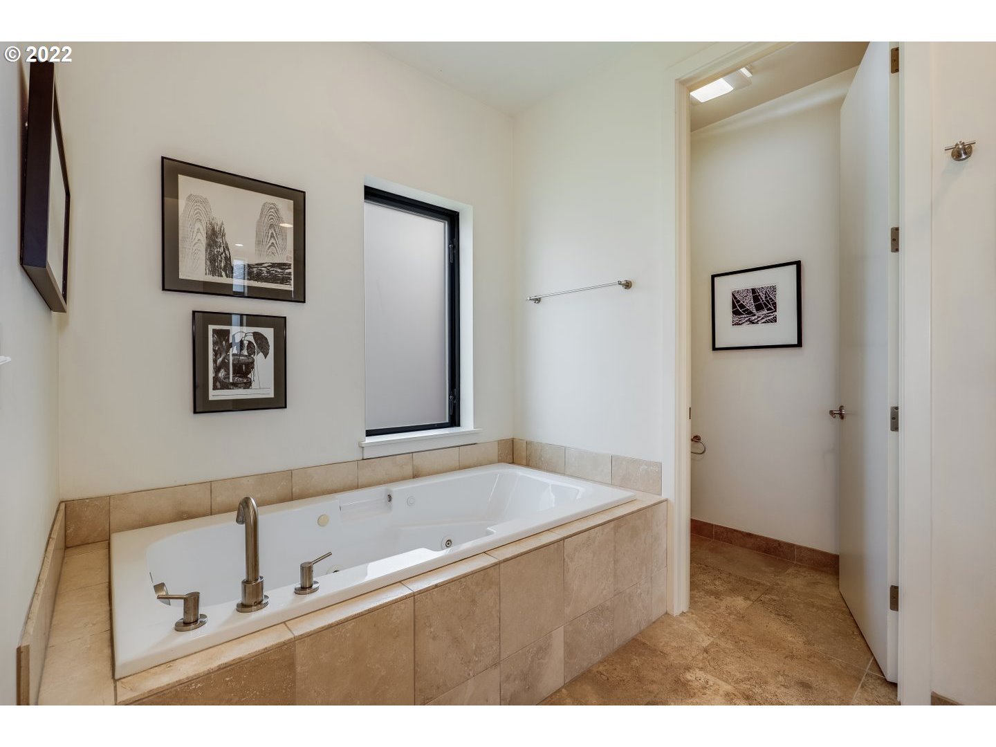 1734 Northwest Riverscape Street Portland, OR 97209 - Photo 16 of 32 Gallery Image 16