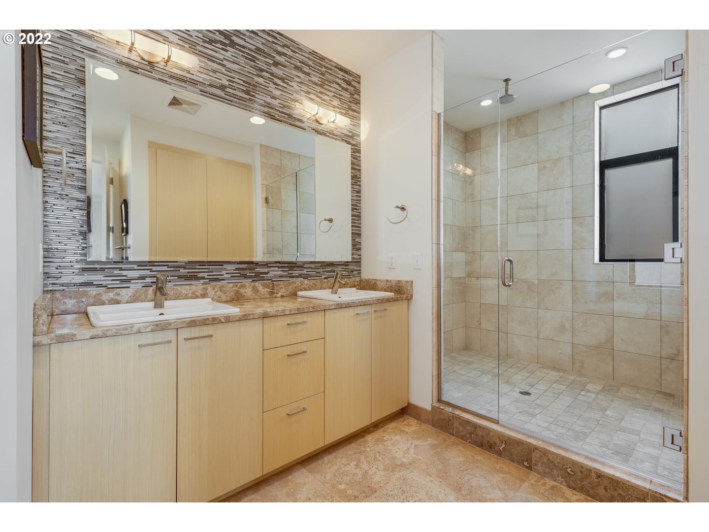 1734 Northwest Riverscape Street Portland, OR 97209 - Photo 17 of 32 Gallery Image 17