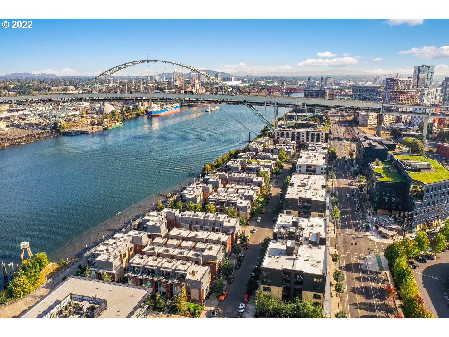 1734 Northwest Riverscape Street Portland, OR 97209 - Photo 4 of 32 Gallery Image 4