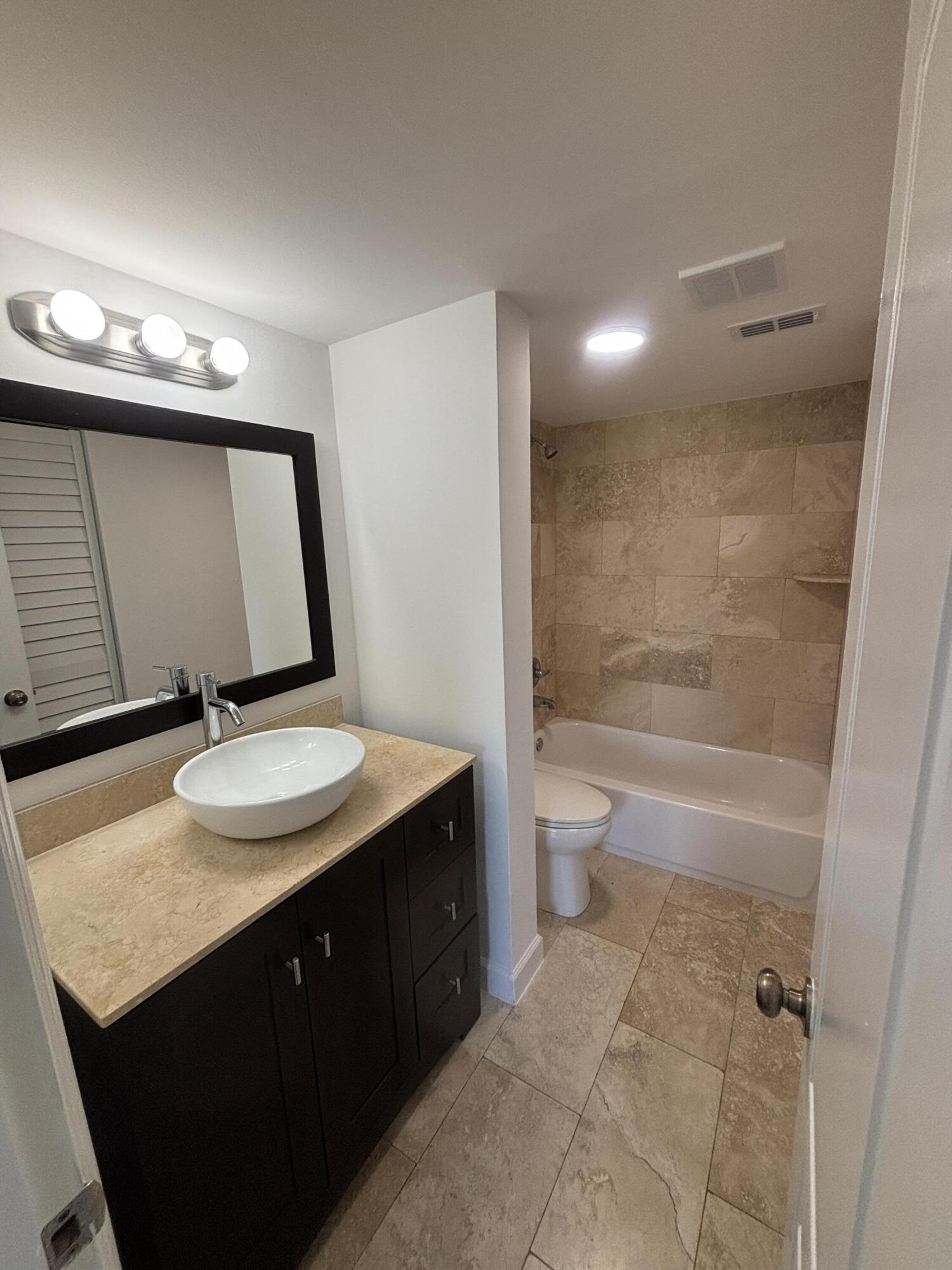 21909 Lake Forest Circle, Unit 102 Boca Raton, FL 33433 - Photo 4 of 5 5