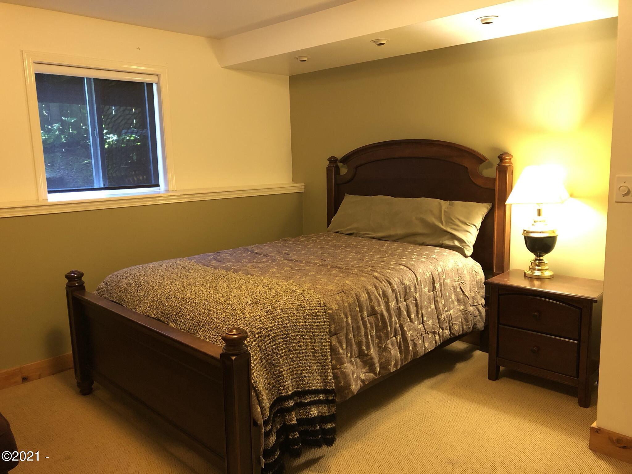 17 Shell Street Yachats, OR 97498 - Photo 56 of 63 Bedroom 4