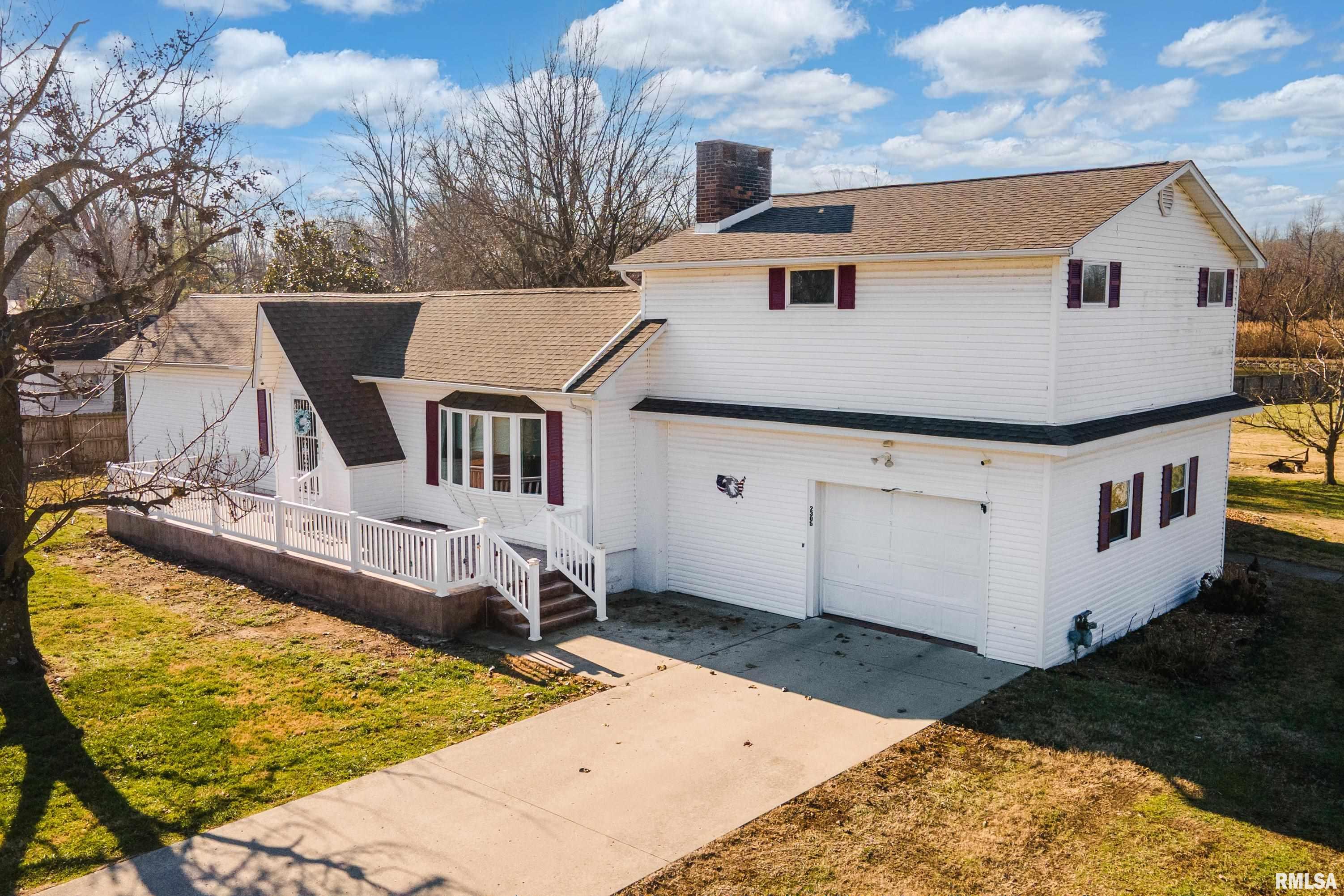 2305 Weaver Road Herrin, IL 62948 - Photo 1 of 38