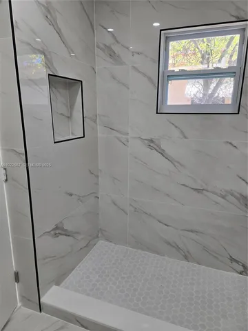 $5,900 | 987 Northeast 145th Street, Unit 1, North Miami, FL 33161