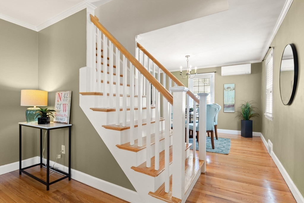 82 Orange Street Reading, MA 01867 - Photo 6 of 32