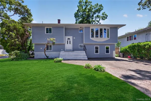 $799,000 | 370 Chelsea Avenue, West Babylon, NY 11704