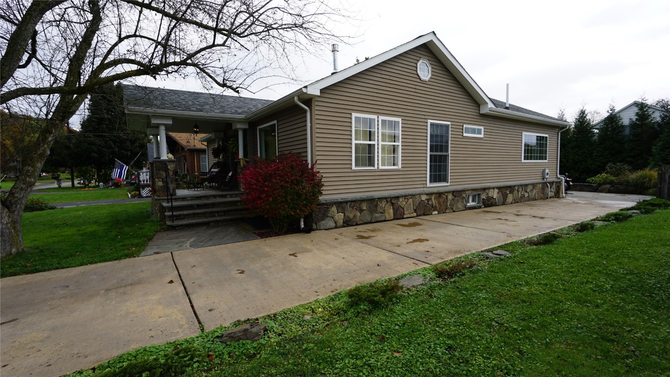 26 Trafford Road Binghamton, NY 13901 - Photo 6 of 48 Gallery Image 6