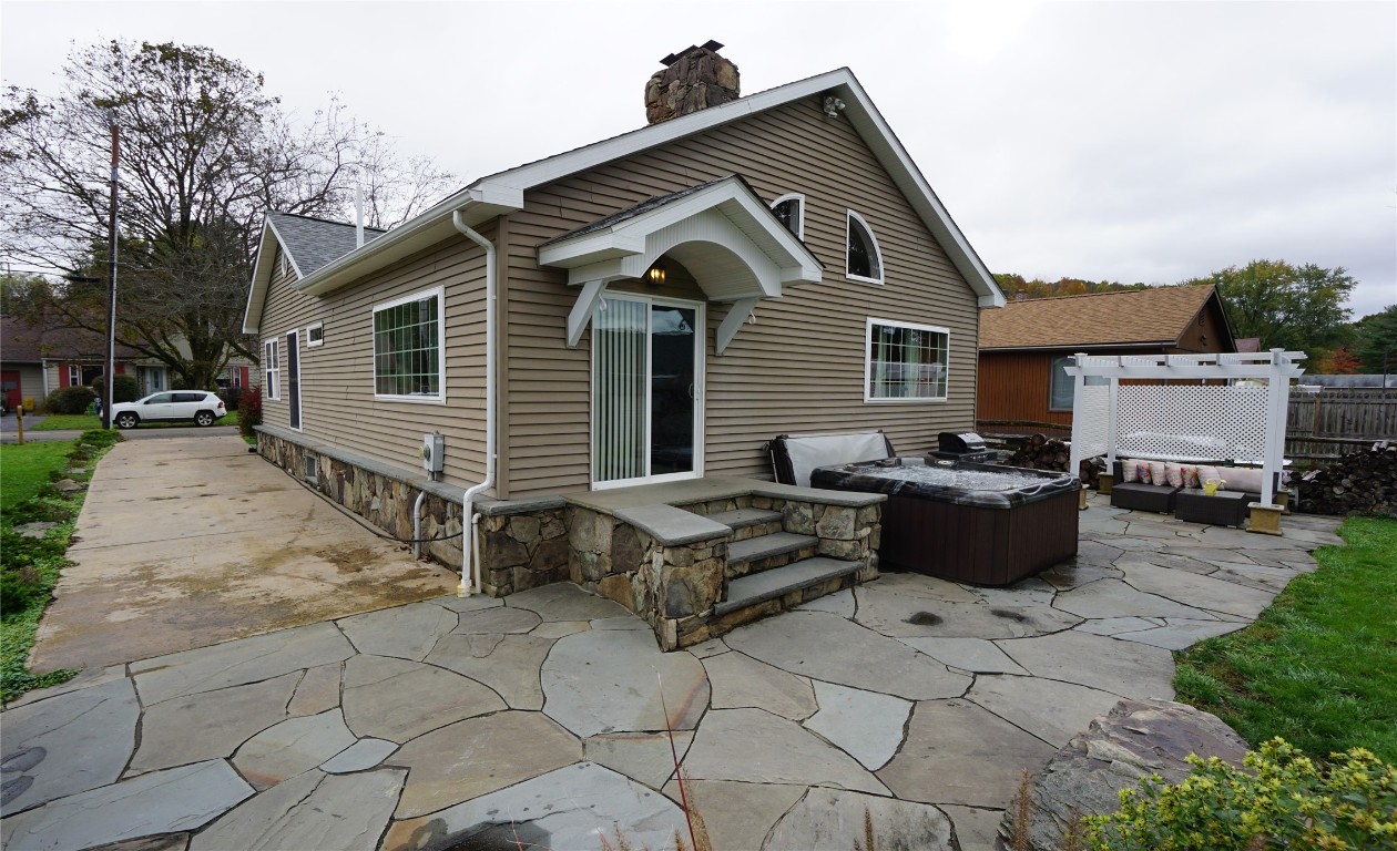 26 Trafford Road Binghamton, NY 13901 - Photo 7 of 48 Gallery Image 7