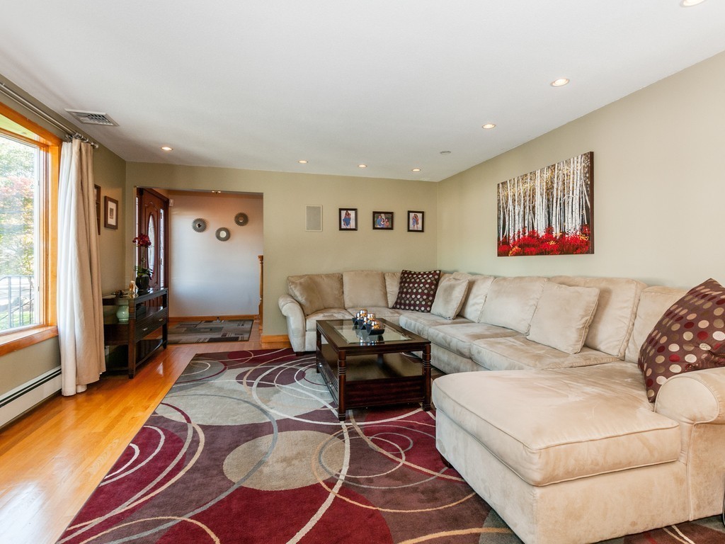 290 Hardy Pond Road Waltham, MA 02451 - Photo 9 of 27