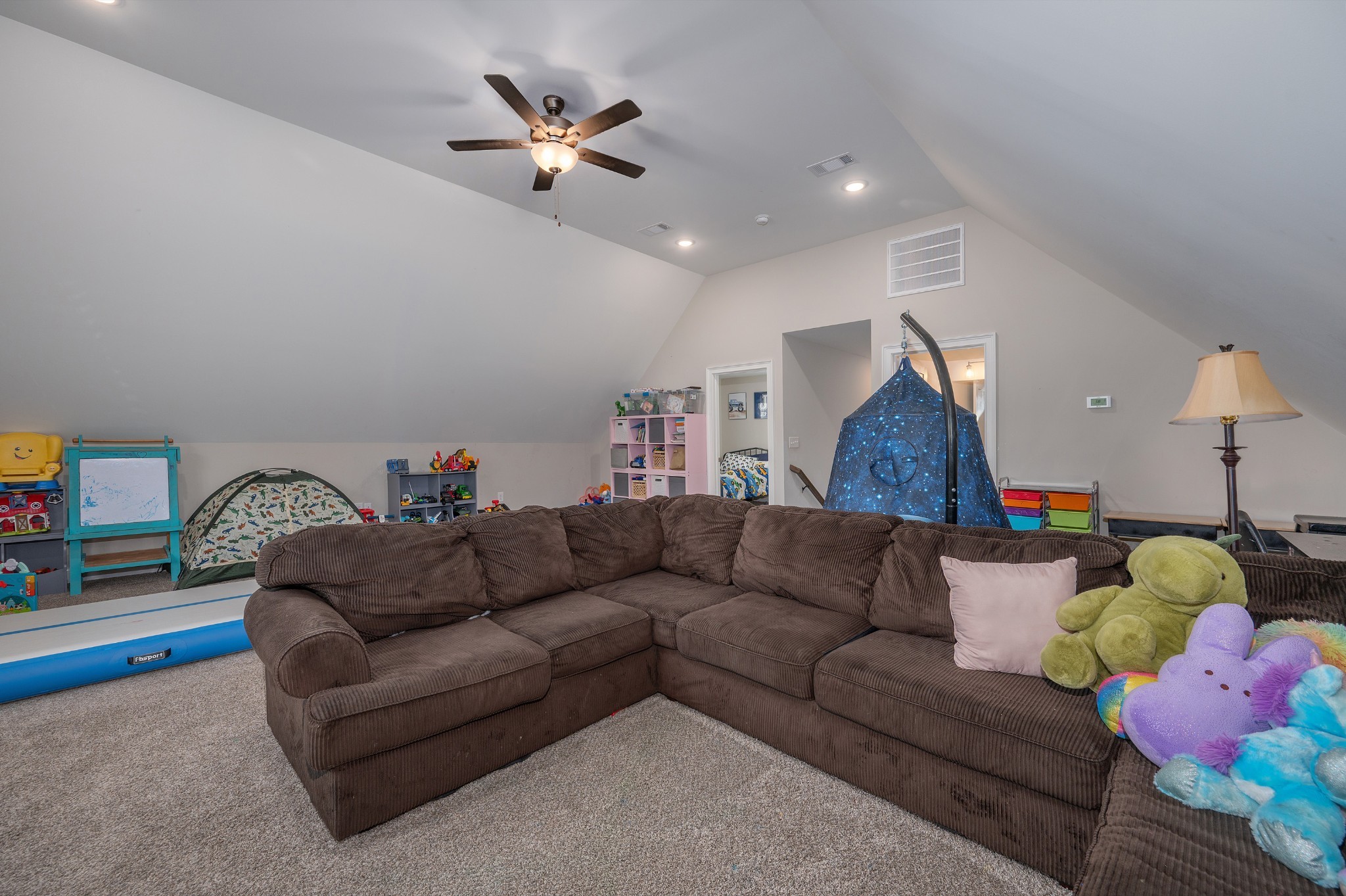 1835 Belotes Ferry Road Lebanon, TN 37087 - Photo 21 of 40 a living room with furniture