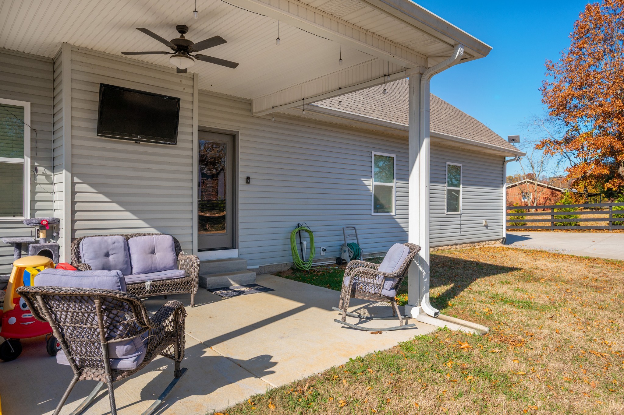 1835 Belotes Ferry Road Lebanon, TN 37087 - Photo 30 of 40 a view of a dinning tables and chairs in the patio