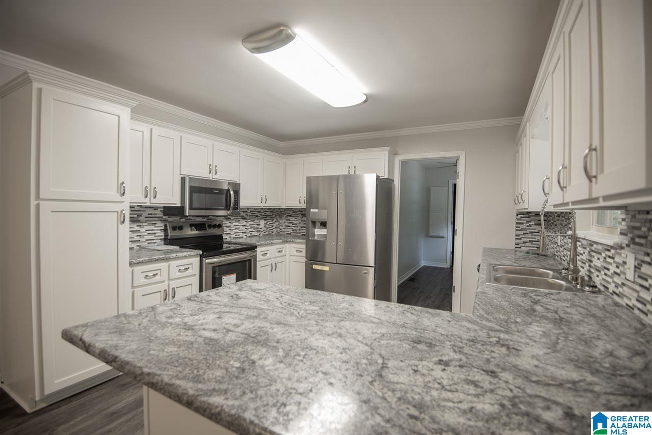 297 Johnson Street Southwest Cullman, AL 35055 - Photo 4 of 32