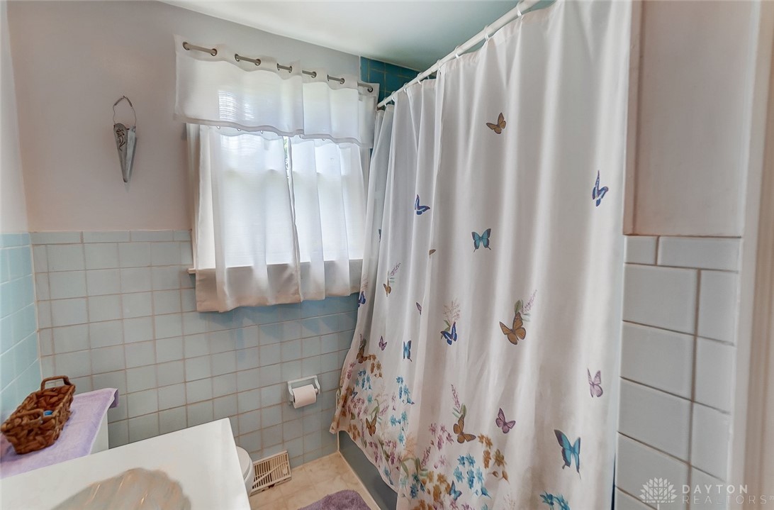 1039 Robin Road Springfield, OH 45503 - Photo 25 of 52