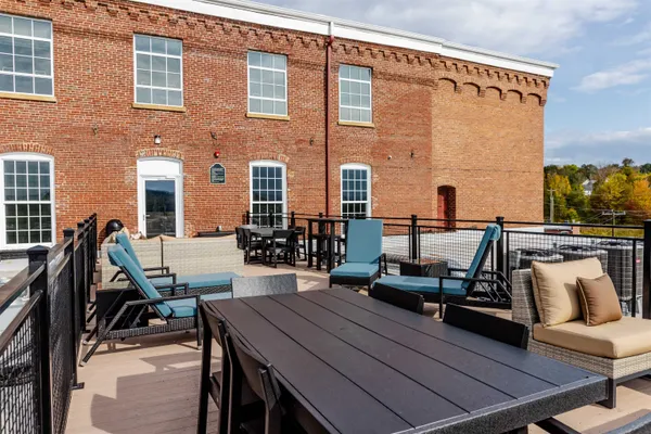 $2,715 | 25 Canal Street, Unit 18, Allenstown, NH 03275