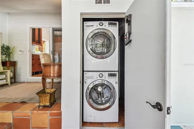 $679,000 | 913 Tennessee Lane, Sarasota, FL 34234