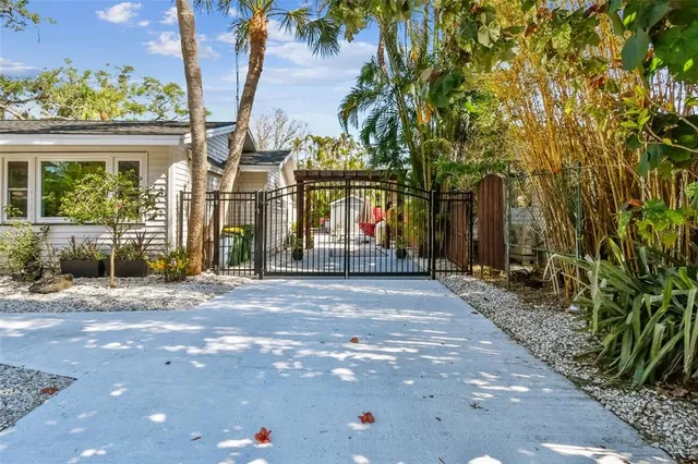 $679,000 | 913 Tennessee Lane, Sarasota, FL 34234