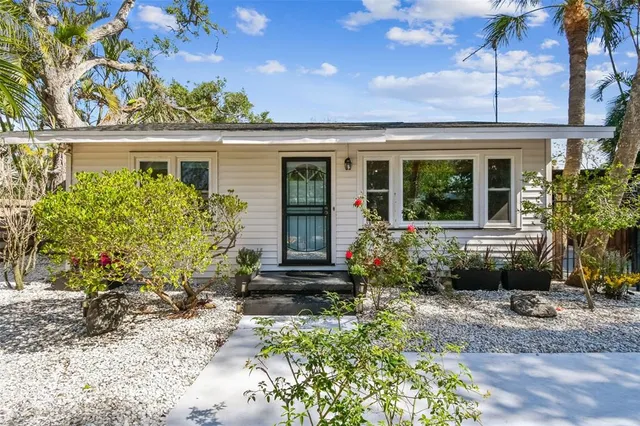 $679,000 | 913 Tennessee Lane, Sarasota, FL 34234