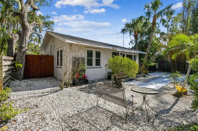 $679,000 | 913 Tennessee Lane, Sarasota, FL 34234