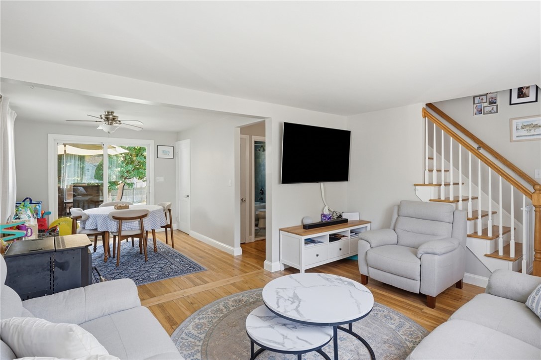 25 King Road Middletown, RI 02842 - Photo 8 of 44
