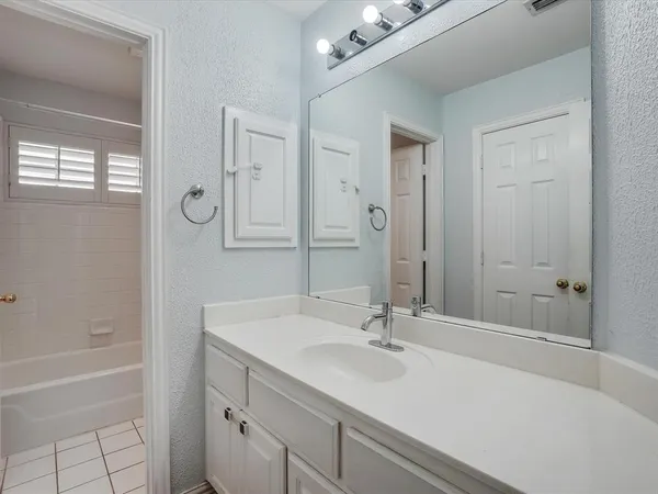 $2,950 | 1052 Village Parkway, Coppell, TX 75019
