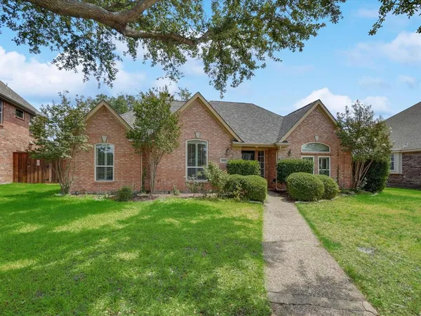 $2,950 | 1052 Village Parkway, Coppell, TX 75019