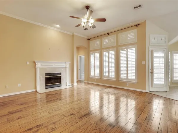 $2,950 | 1052 Village Parkway, Coppell, TX 75019