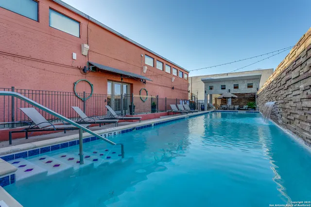 $249,999 | 1401 South Flores Street, Unit 212, San Antonio, TX 78204