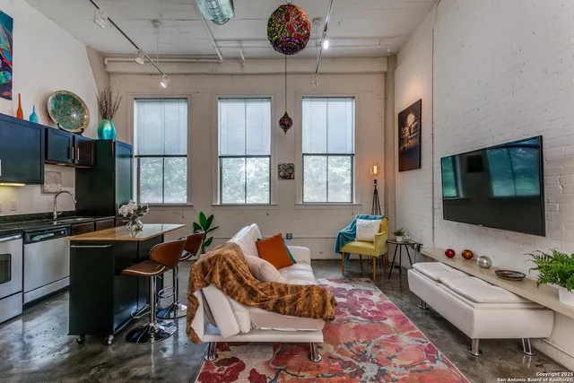 $249,999 | 1401 South Flores Street, Unit 212, San Antonio, TX 78204