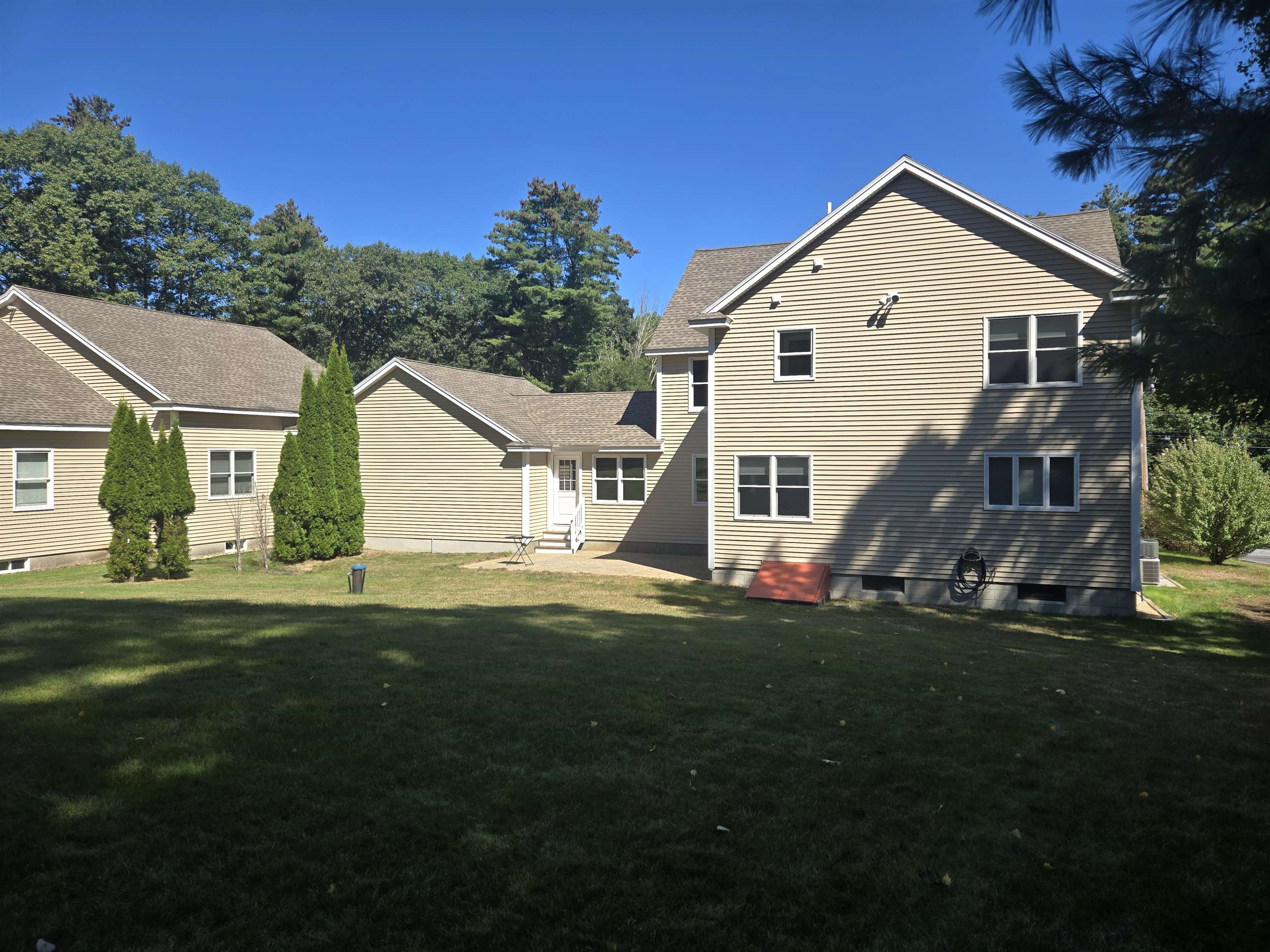 82 Dutton Road Pelham, NH 03076 - Photo 6 of 57 Gallery Image 6